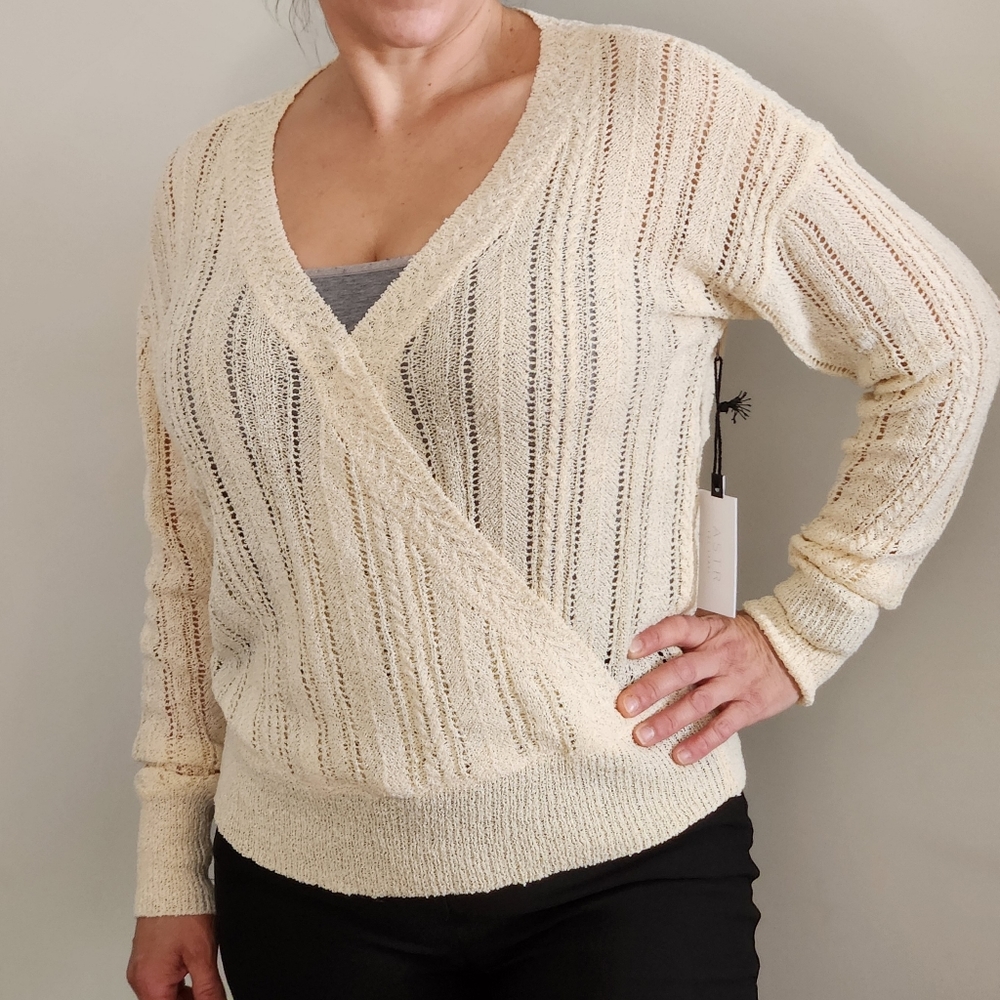 Astr wrap front pointella knit cream sweater top size large W-575